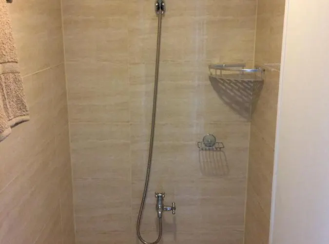 Aparthotel Mabolo Garden Flats - Quiet Modern With Balcony Pool Jogging Trail Near Malls And It Park *