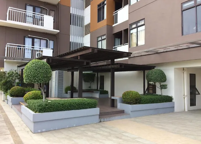 Mabolo Garden Flats - Quiet Modern With Balcony Pool Jogging Trail Near Malls And It Park *